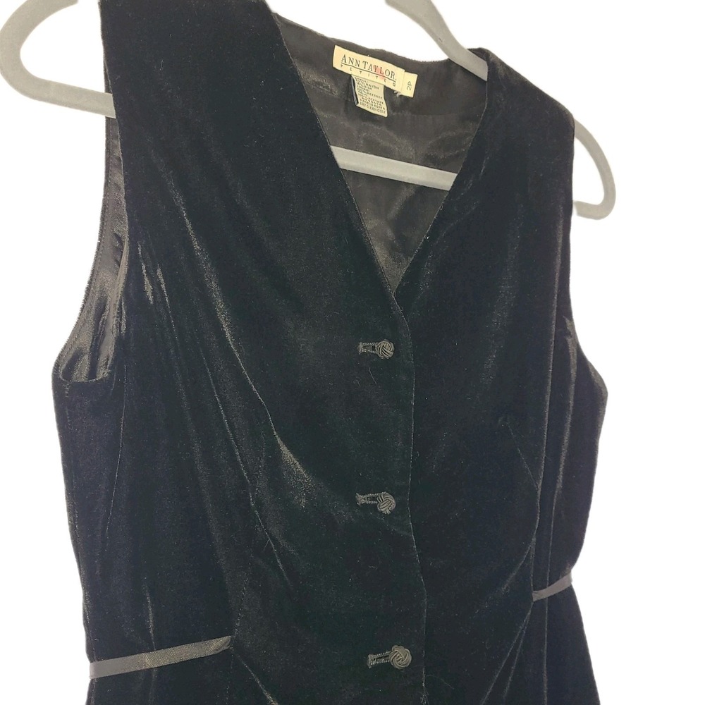 Vtg Ann Taylor Womens Soft Velvet Black Vest Size 2P Silk Blend Knot Buttons Tie